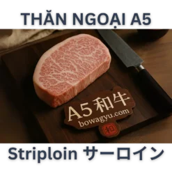 🎯 Tại sao Thịt bò Wagyu A5 Nhật Bản lại đắt giá đến vậy? Phân hạng A5 Wagyu – Đỉnh cao trong hệ thống đánh giá thịt bò Nhật Bản A5 Wagyu (Auction Grade) được chọn lọc kỹ càng qua các phiên đấu giá, đánh giá dựa trên tỷ lệ mỡ, màu sắc, độ mềm và cấu trúc thịt. Chỉ một phần rất nhỏ bò Wagyu đạt chuẩn A5 mỗi năm, khiến giá trị của loại thịt này trở nên khan hiếm và đắt đỏ.