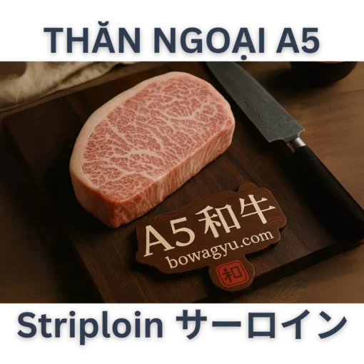 🎯 Tại sao Thịt bò Wagyu A5 Nhật Bản lại đắt giá đến vậy? Phân hạng A5 Wagyu – Đỉnh cao trong hệ thống đánh giá thịt bò Nhật Bản A5 Wagyu (Auction Grade) được chọn lọc kỹ càng qua các phiên đấu giá, đánh giá dựa trên tỷ lệ mỡ, màu sắc, độ mềm và cấu trúc thịt. Chỉ một phần rất nhỏ bò Wagyu đạt chuẩn A5 mỗi năm, khiến giá trị của loại thịt này trở nên khan hiếm và đắt đỏ.